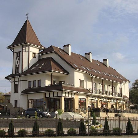 Malekhuv Status Hotel מראה חיצוני תמונה