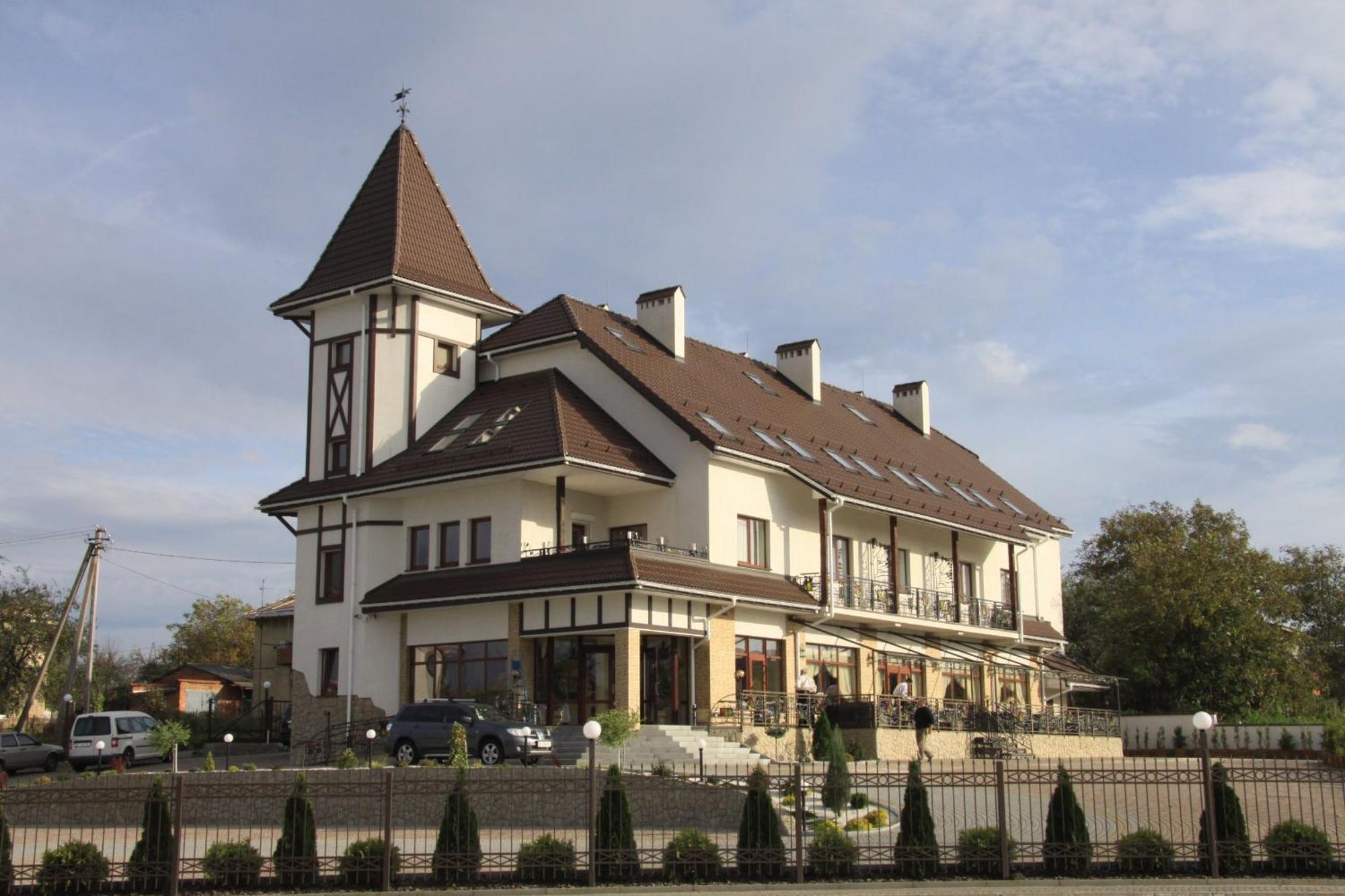 Malekhuv Status Hotel מראה חיצוני תמונה