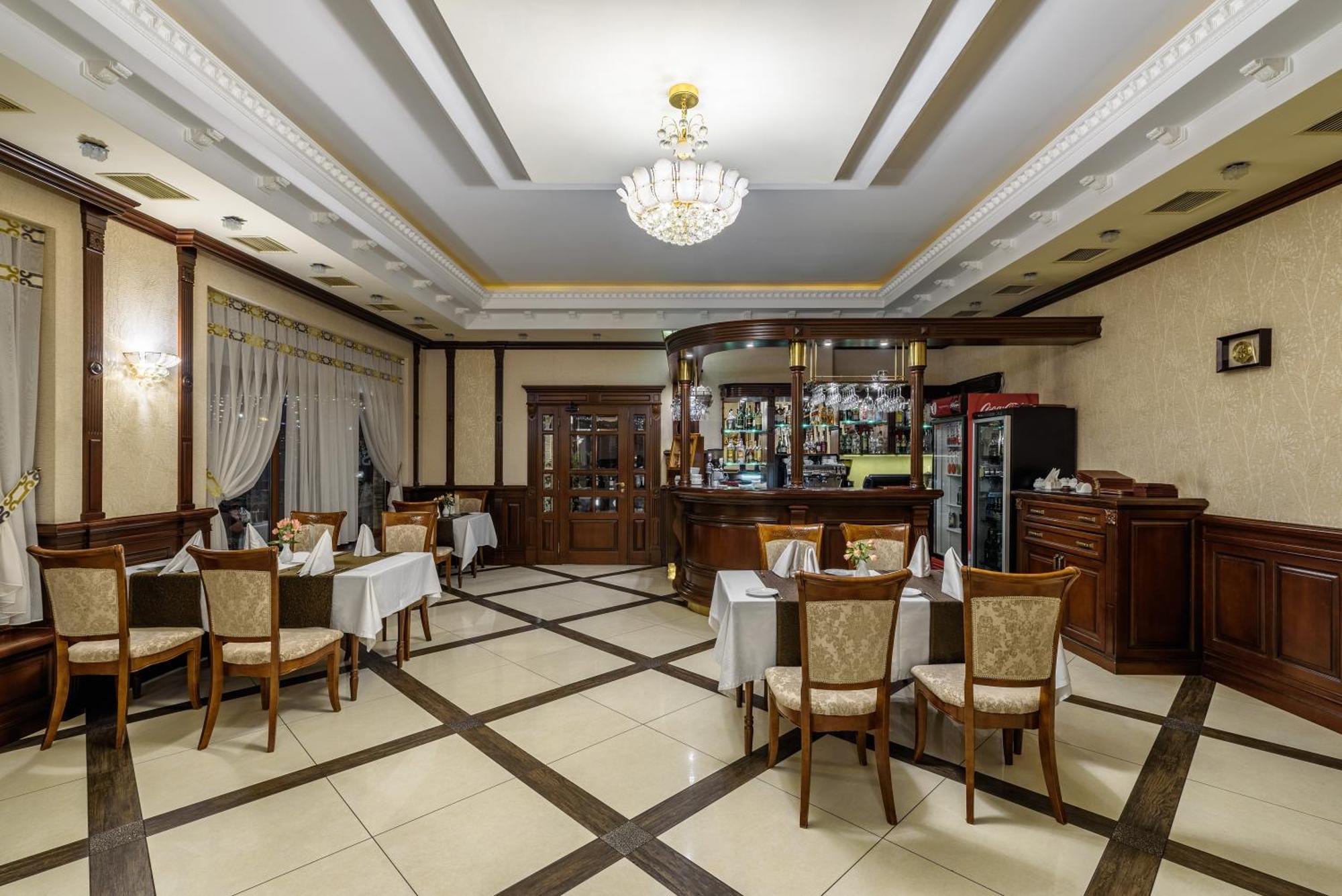 Malekhuv Status Hotel מראה חיצוני תמונה