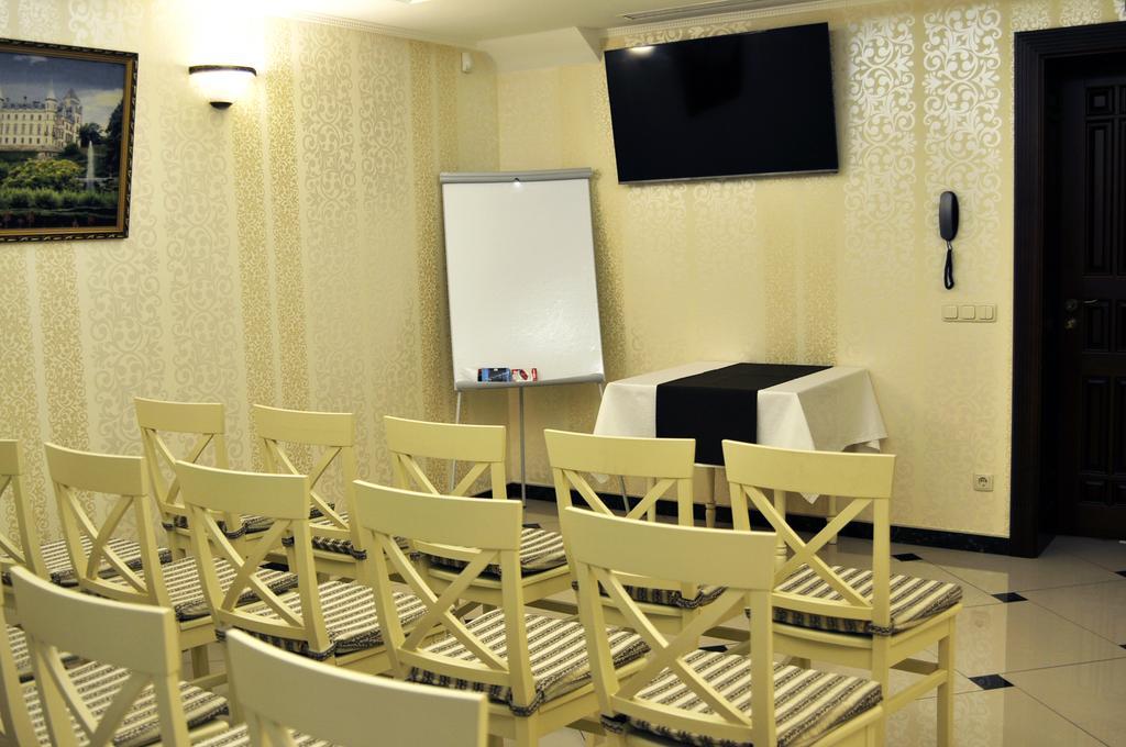 Malekhuv Status Hotel מראה חיצוני תמונה
