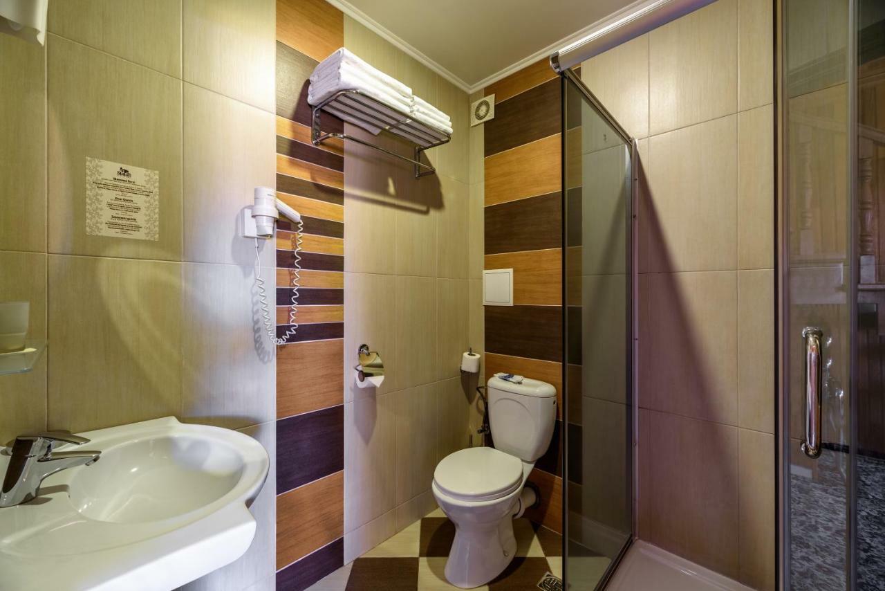 Malekhuv Status Hotel מראה חיצוני תמונה